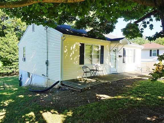 3rd image of 106 Debbie Ave