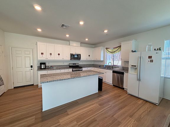 3rd image of 20945 Telegraph Rd #1
