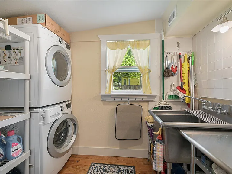 4408 Avenue C — Photo 9