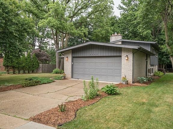 2nd image of 3569 Frederick Dr