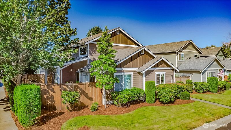 3rd image of 8135 Trimble Lane SE