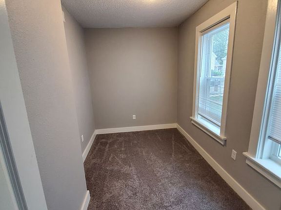 4th image of 2023 W 6th St #10549542