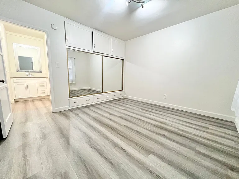 1825 E Broadway #2 — Photo 10