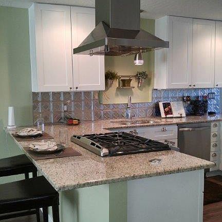 Kitchen w/ Island Vent Hood