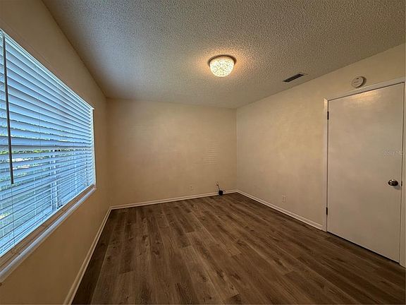 4th image of 1740 W Walnut St