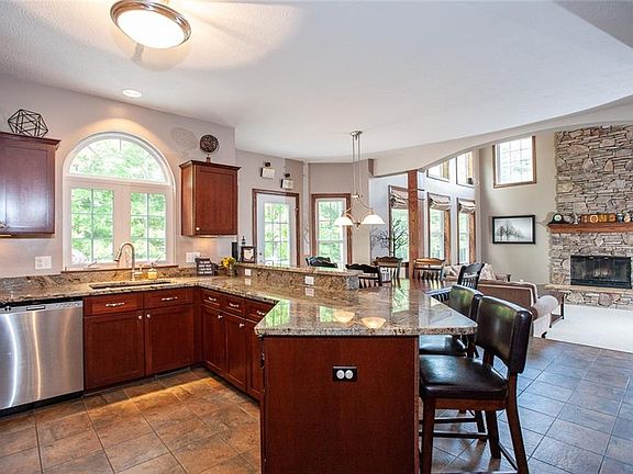 5th image of 1177 Willow Bend Dr