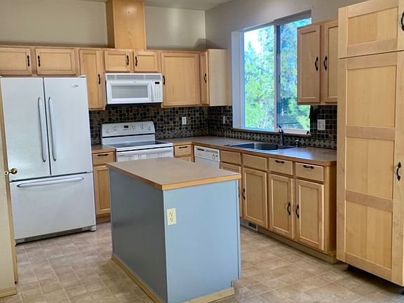 5th image of 3279 NE Charise Ct