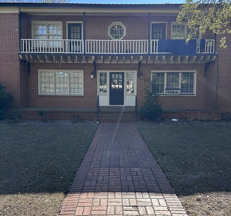 1st image of 820 3rd Ave