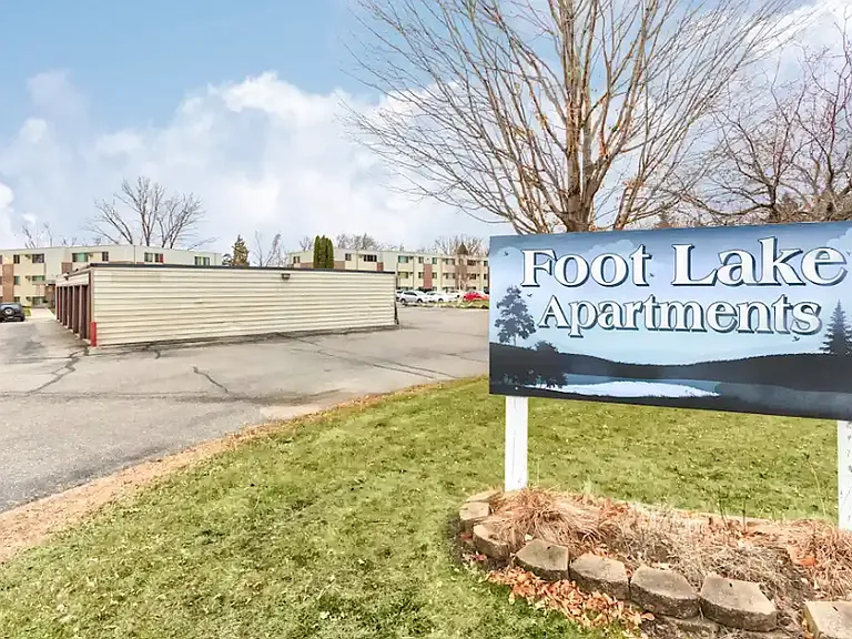 Foot Lake Apartments — Photo 32