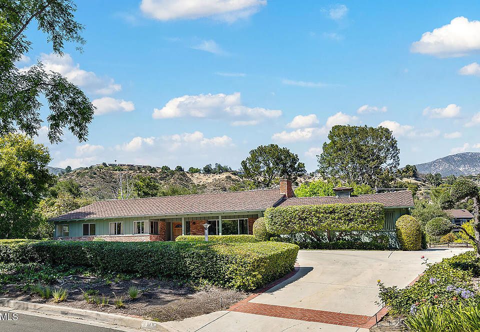 1st image of 4918 Vineta Ave