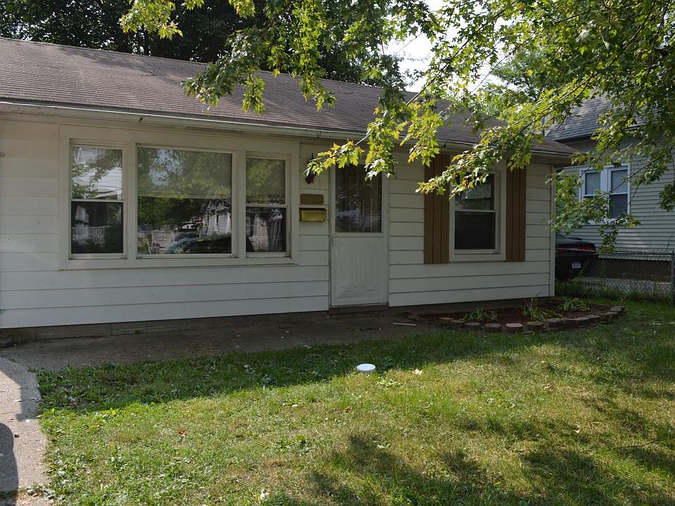 1st image of 1512 E Harry Ave