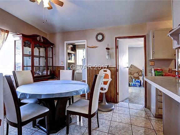 5th image of 4372 Parkdale Ave