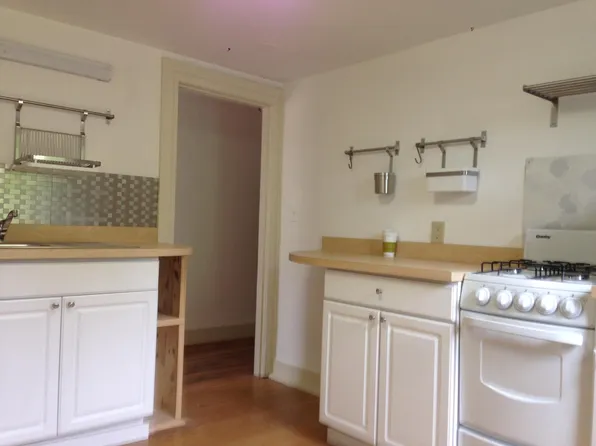 24 School St #2, Burlington, VT 05401