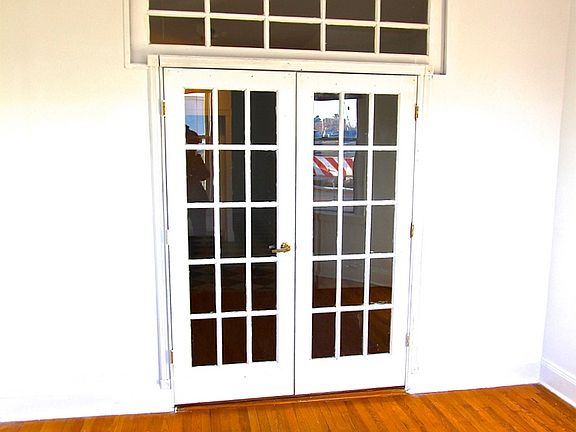 3rd image of 621 Meeker Ave APT 3F