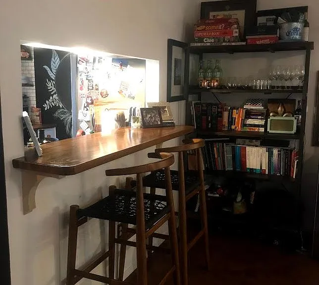 Bar/Bookshelf