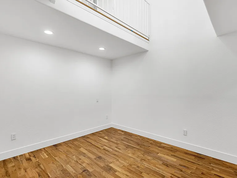 1827 N Wilcox Ave — Photo 14