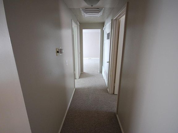 4th image of 3139 S Lincoln St #B