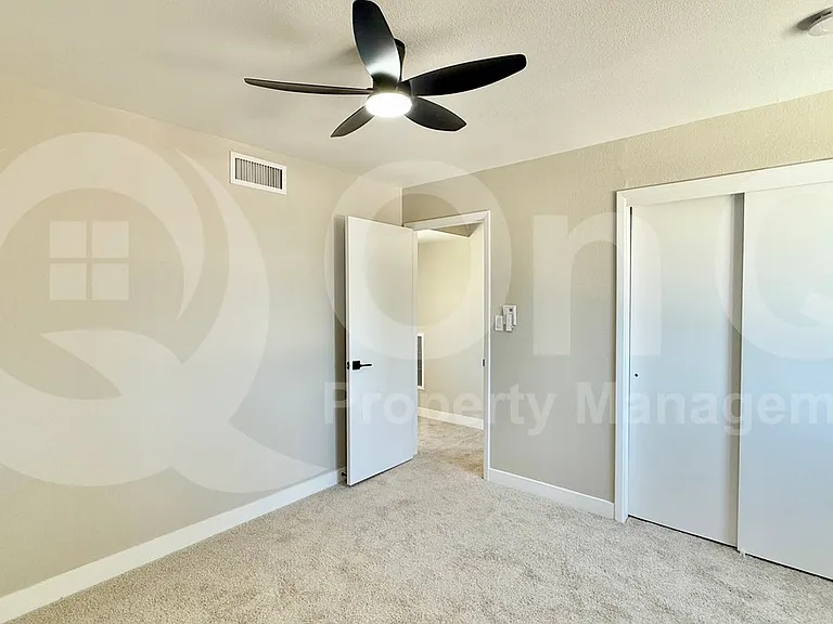 1775 N Terrace Cir — Photo 16