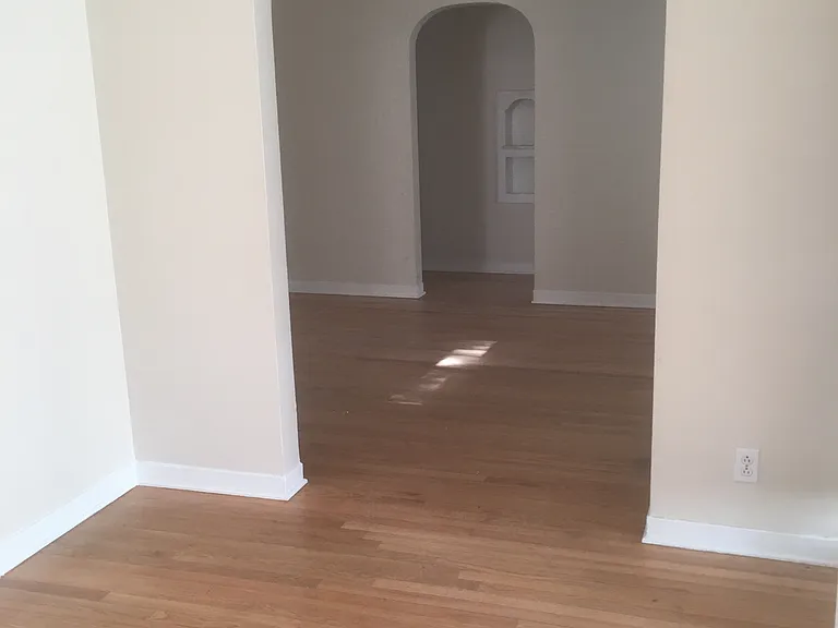 900 Girard Blvd NE — Photo 17