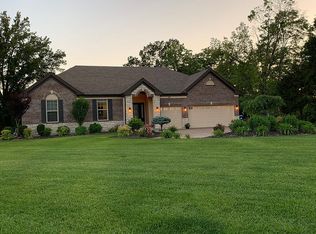 662 Kehrs Mill Rd, Ballwin, MO 63011