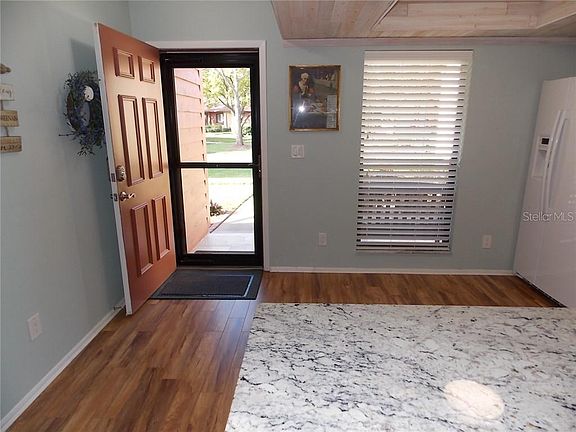 4th image of 7203 Greystone Dr #B