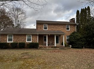 203 Twelve Oaks Rd, Tullahoma, TN 37388