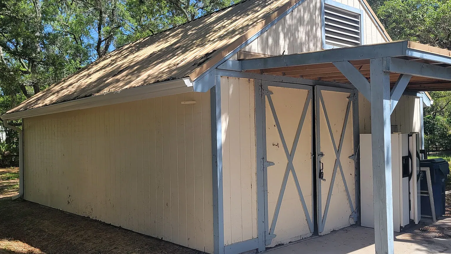 2 bed 2 bath with a den and a large family room on 3.9 acres — Photo 3