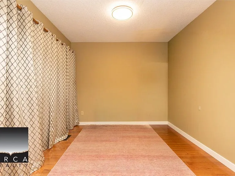 885 Frederick Rd — Photo 10