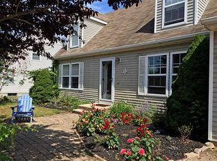 8 Setting Sun Dr, Westerly, RI 02891