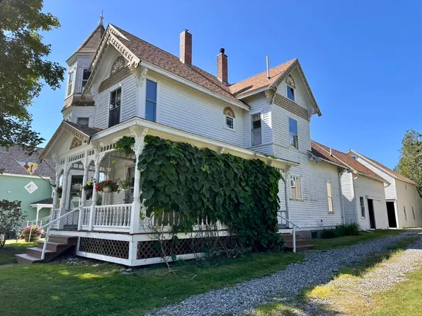 8 Drisko Street, Machias, ME 04654
