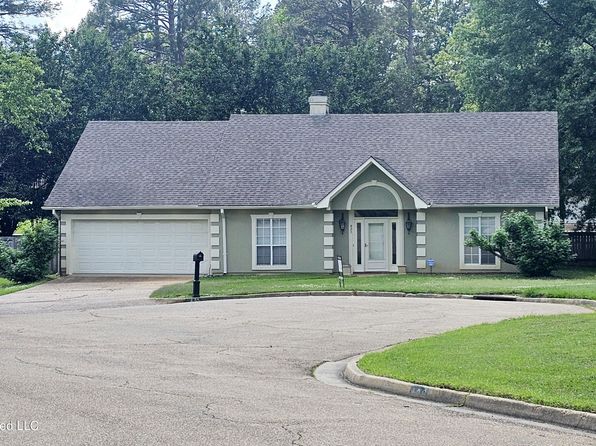 425 Autumn Creek Dr, Ridgeland, MS 39157