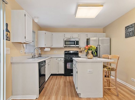 4th image of 7 Hollyhock Ct