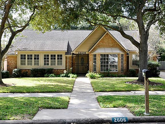 3rd image of 2606 Hodges Bend Cir