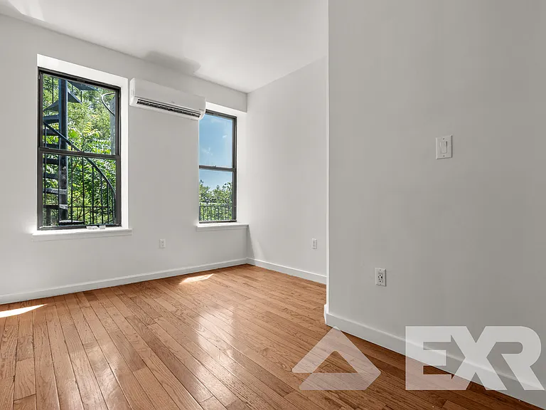 1390 Madison St #2A — Photo 14