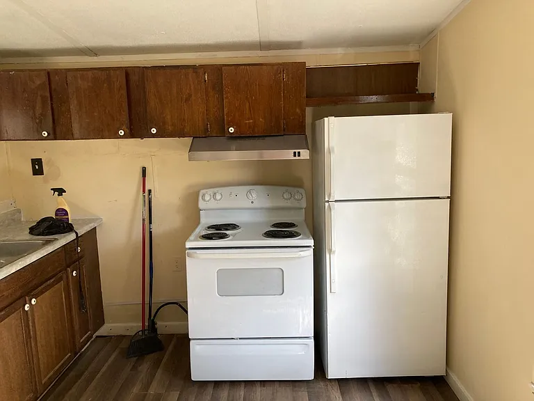 6073 Arianna Ln — Photo 2