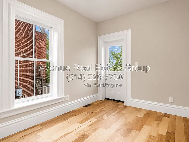 2329 Hickory St — Photo 15