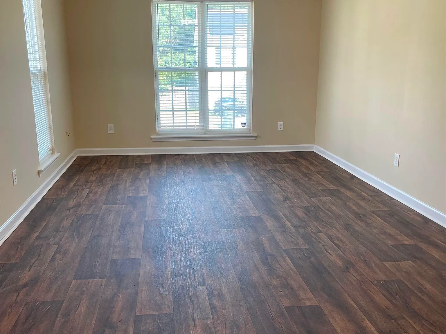 3 bed, 1130 sqft, $1,600 — Photo 2