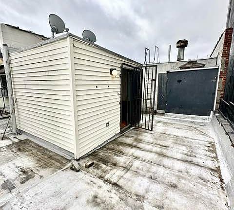 3rd image of 50 W 90th St #E5