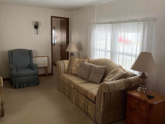 4th image of 456 Holiday Park Blvd NE