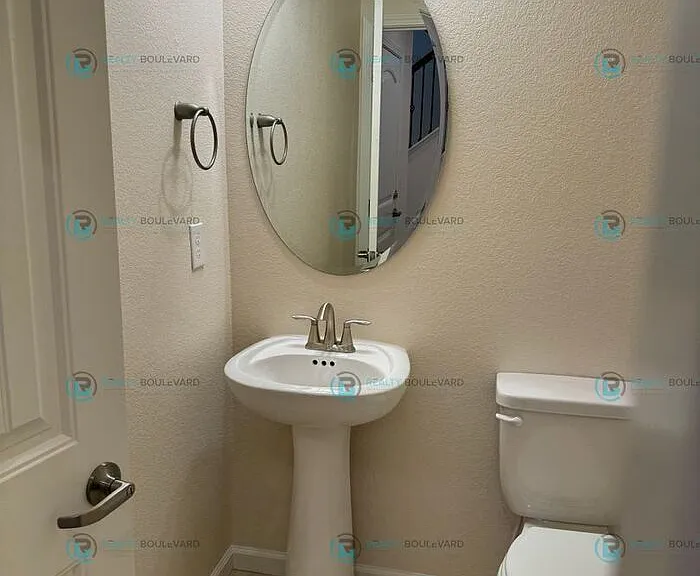 1011 Middle Gate Rd #1011 — Photo 14