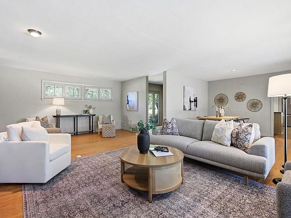 4th image of 6332 Robinhood Ln