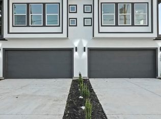 1401 S Barry Ave, Dallas, TX 75228