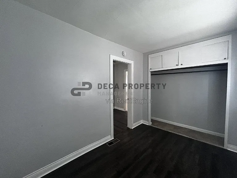 7026 Bancroft Ave — Photo 11
