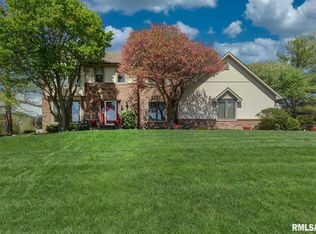 2178 Turnberry Ln, Bettendorf, IA 52722
