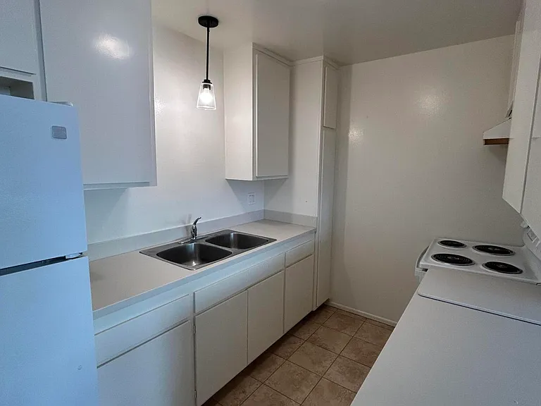 1423 Park Pl #19 — Photo 6