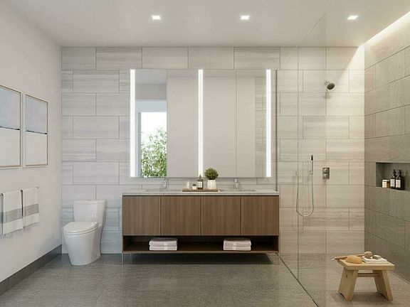 3rd image of 2121 31st St #5F