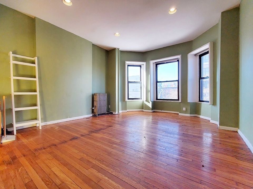 1st image of 262 Gates Ave APT 3F