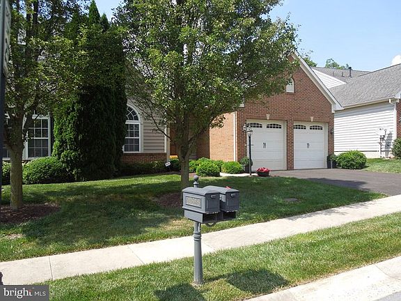 5th image of 10568 Edwardian Ln #128