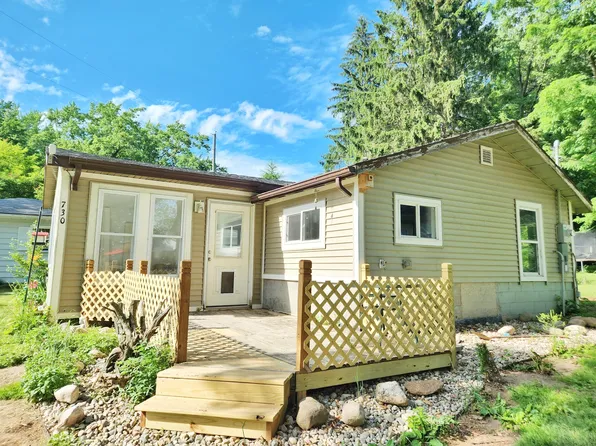 730 W Mohawk Trl, White Cloud, MI 49349