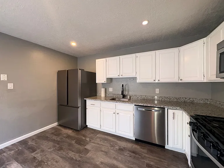 1209 Vienna Ct — Photo 12